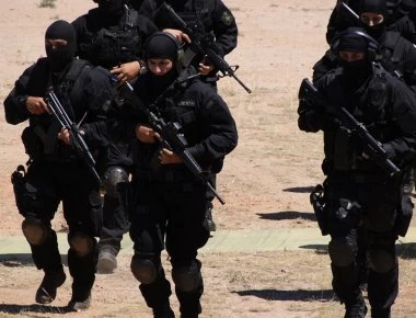 ΕΚΤΑΚΤΟ: 14 συλλήψεις ατόμων «που ξέπλεναν χρήμα και χρηματοδοτούσαν την εγχώρια τρομοκρατία»